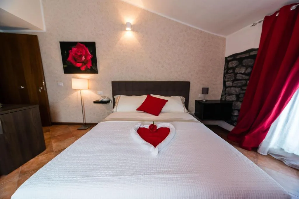 Room, Le Undici Rose, Rome