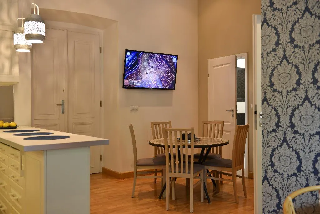 APARTMENT CAPACITY 5 TWO BEDROOMS Room, La Gioia Magic Orient Apartments, Krakow