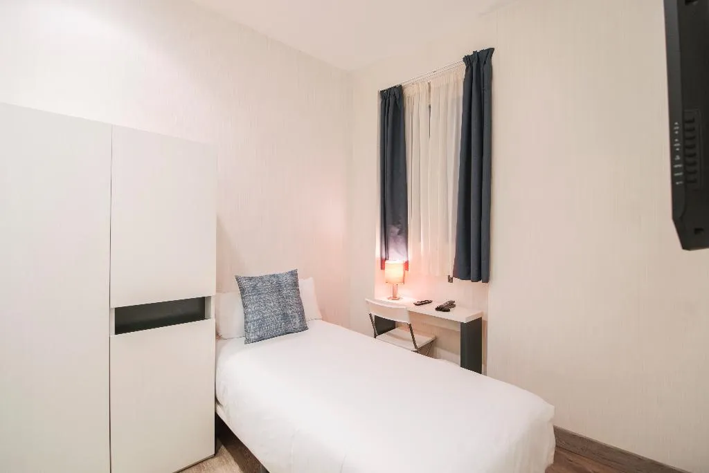 SINGLE STANDARD Room, Petit Palace Canalejas, Seville