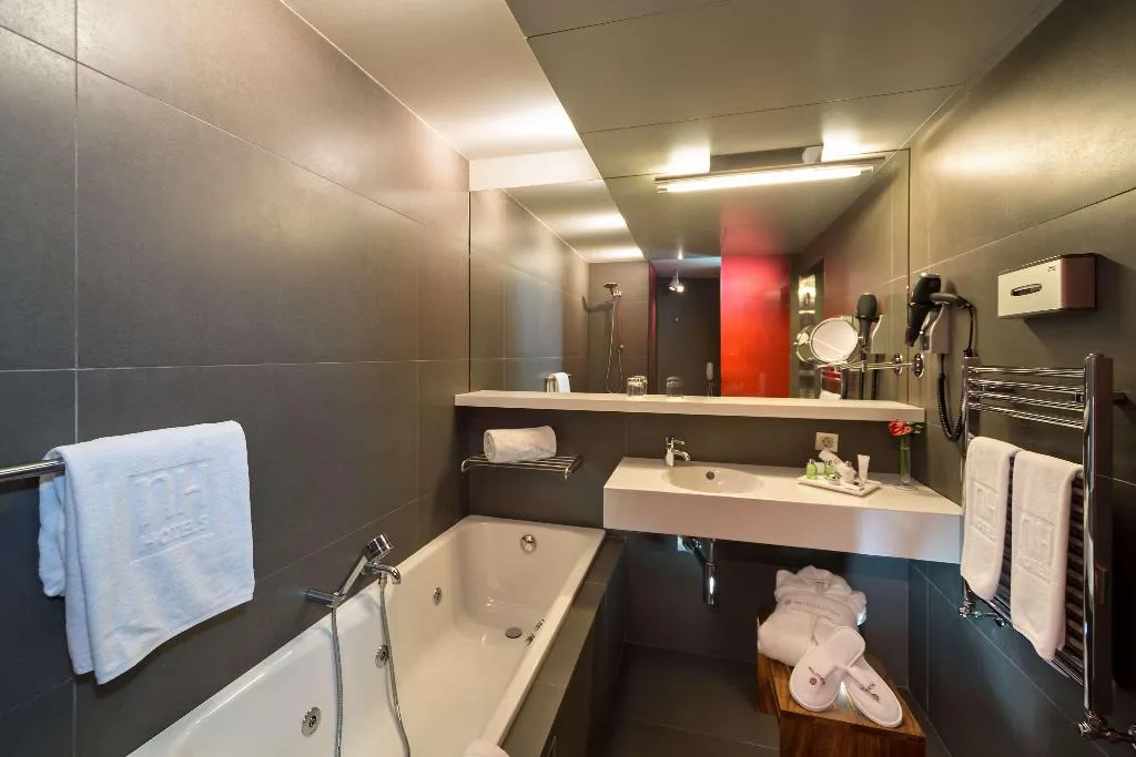 Room, NH Collection Barcelona Constanza, Barcelona