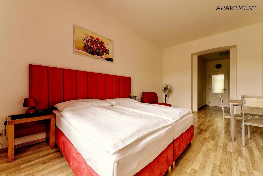 APARTMENT CAPACITY 3 ONE BEDROOM Room, Otakar, Prague