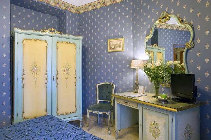 Room, Villa San Lorenzo, Rome