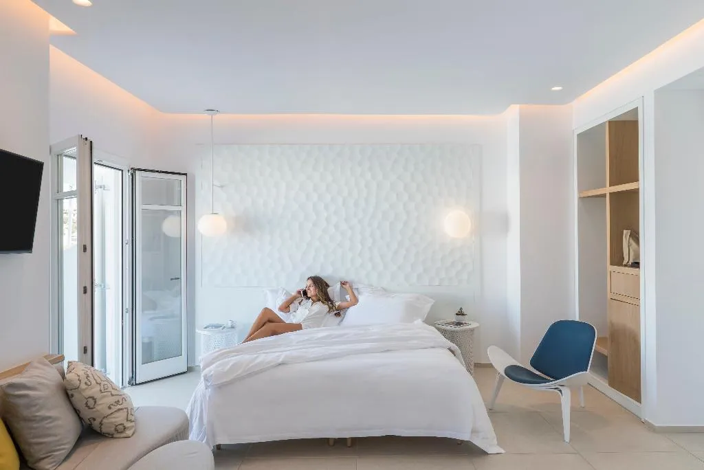 DOUBLE DELUXE POOL VIEW Room, Myconian Kyma, a Member of Design Hotels, Mykonos