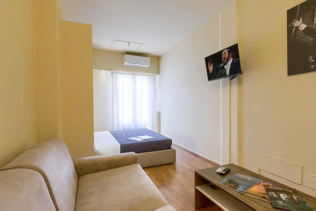 DOUBLE QUEEN SIZE BED Room, Home Boutique Santa Maria Novella, Florence