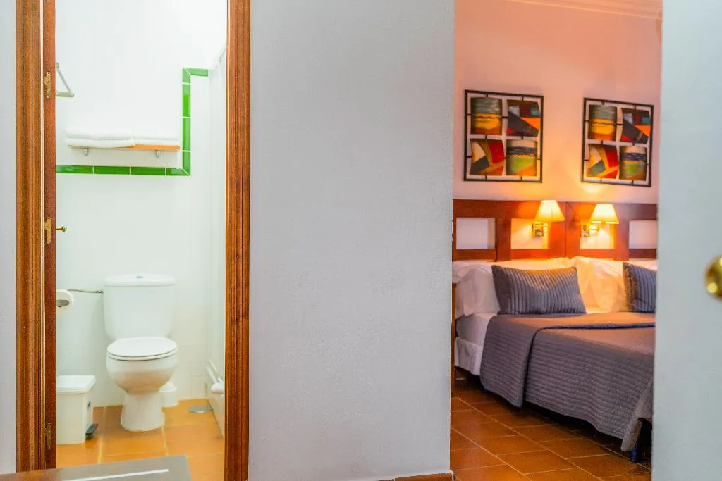 DOUBLE STANDARD Room, Los Veneros, Seville