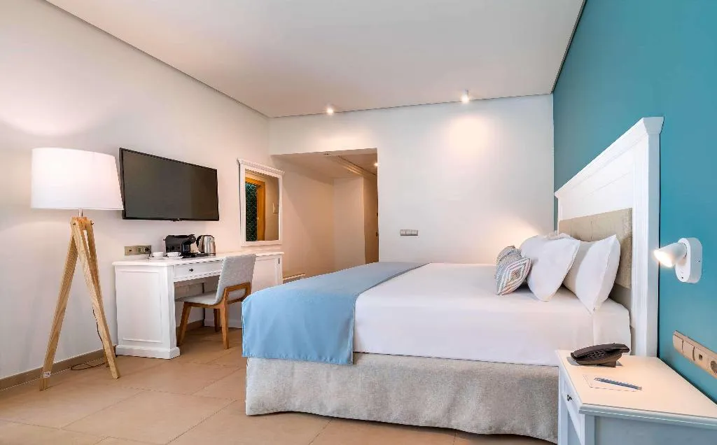 FAMILY ROOM PREMIUM Room, Occidental Torremolinos Playa, Costa Del Sol
