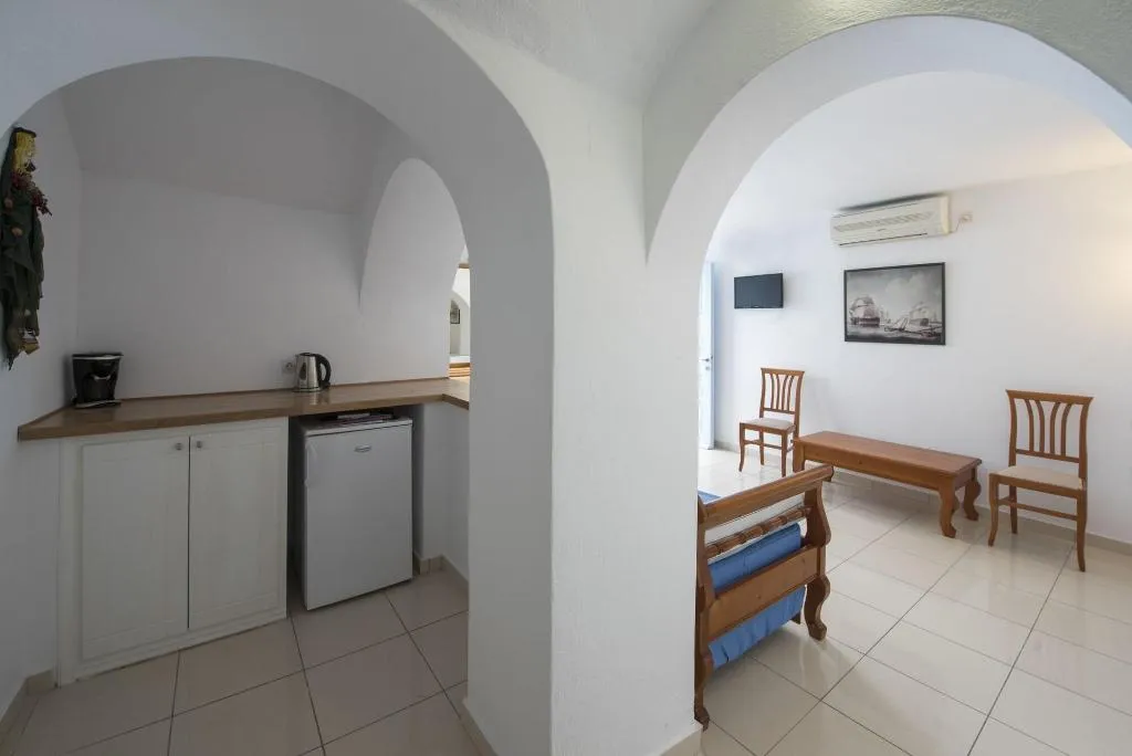 Room, Kastro Suites, Santorini