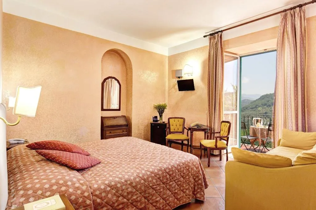 Room, Grand Hotel Hermitage & Villa Romita, Naples
