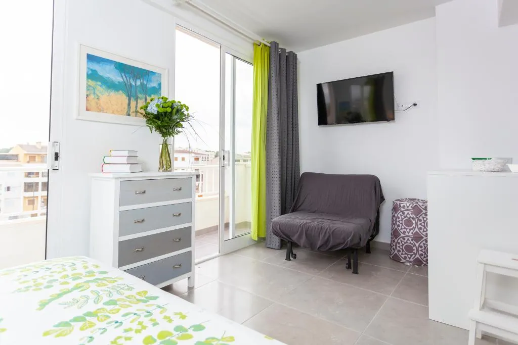 APARTMENT SEA VIEW TWO BEDROOMS Room, Yourhouse Monges, Majorca