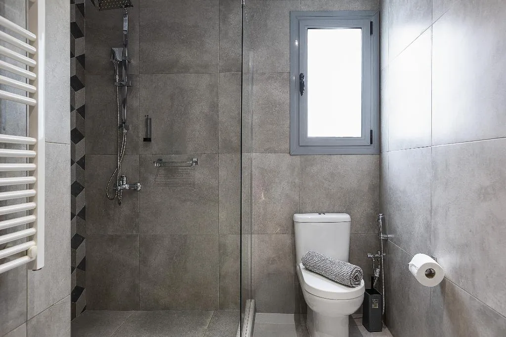 SUITE ONE BEDROOM WITH AIR CONDITIONING Room, Omnia Pagrati Apartments, Athens