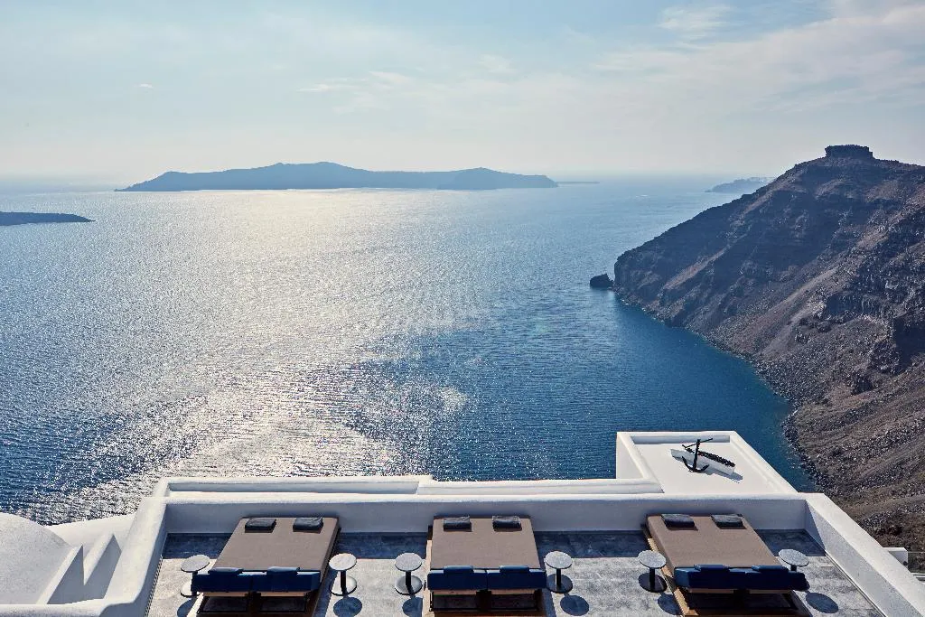 SUITE CAPACITY 3 Room, Homeric Poems, Santorini