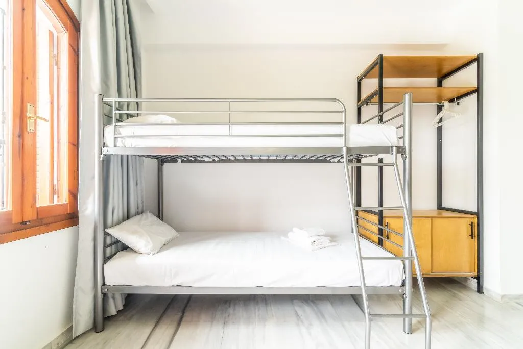 QUADRUPLE ONE BEDROOM ONE BATHROOM Room, Prince Of Lillies, Crete