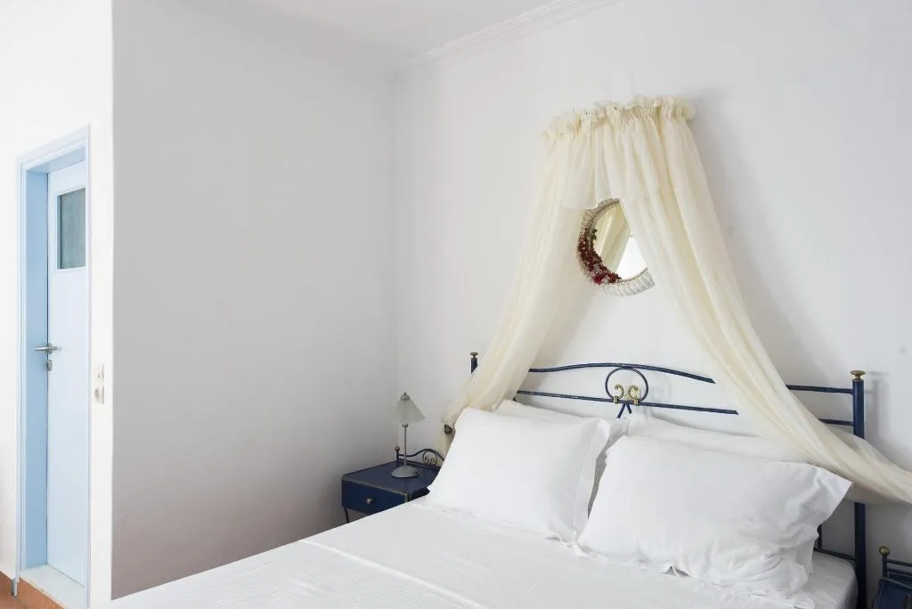 Room, Kastro Suites, Santorini