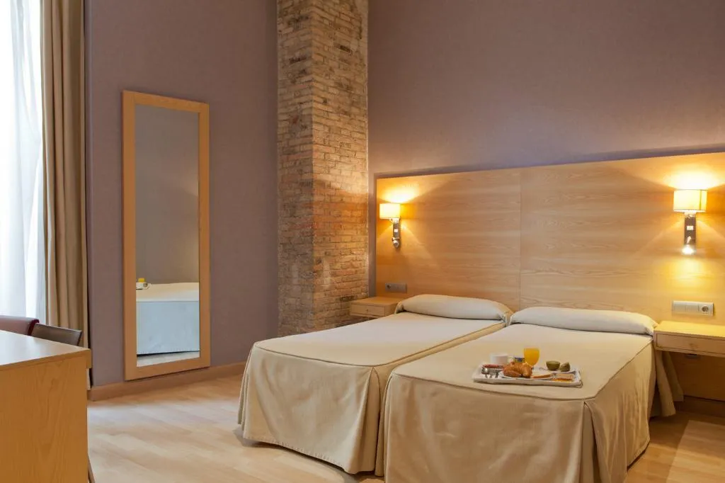 Double or Twin STANDARD Room, Hotel Sant Agusti, Barcelona