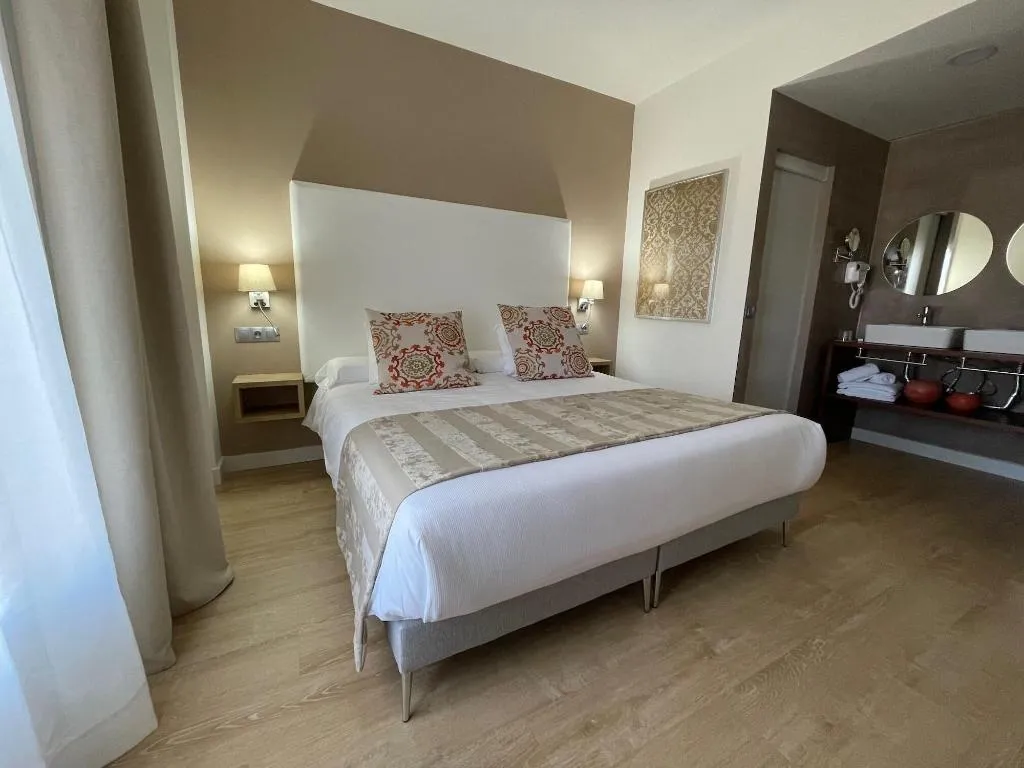 Room, Añoreta Suites, Costa Del Sol