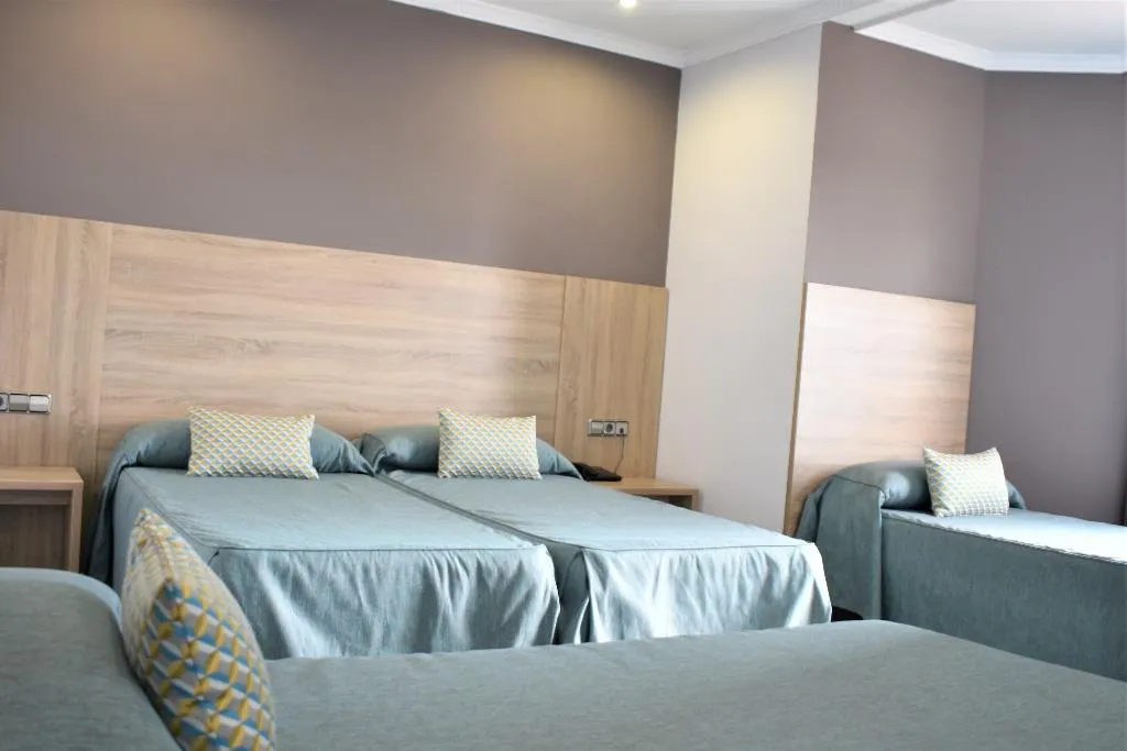 QUADRUPLE STANDARD Room, Ramblas Barcelona, Barcelona