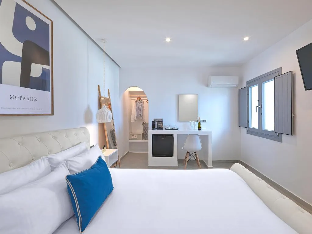 SUITE Accessible Room, Tatakis Design Hotel, Fira, Santorini