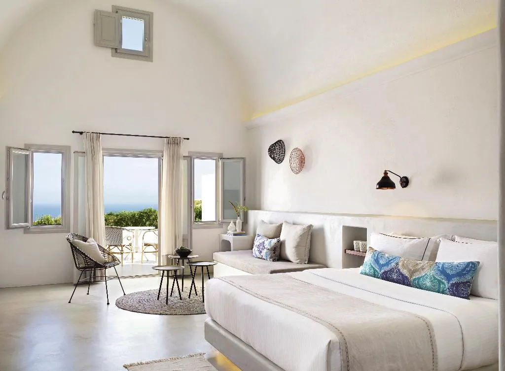 SUITE WITH JACUZZI Room, Santo Pure Oia Suites and Villas, Santorini