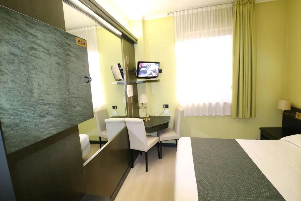 DOUBLE STANDARD Room, Hotel Domenichino, Milan