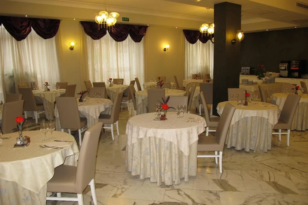 Restaurant, Club Sorrento, Naples