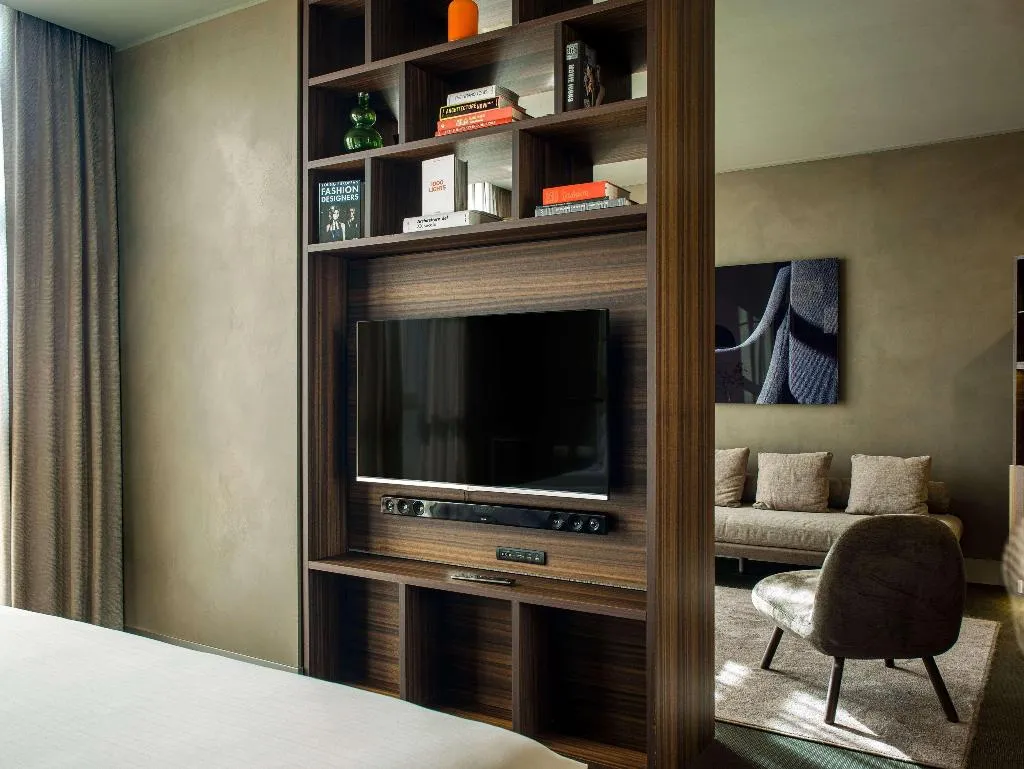 JUNIOR SUITE KING SIZE BED Room, Me Milan Il Duca, Milan