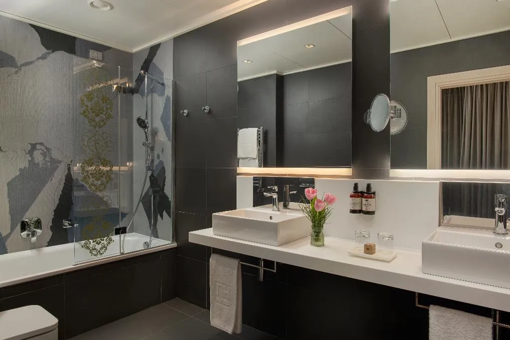 JUNIOR SUITE WITH VIEWS Room, NH Firenze, Florence
