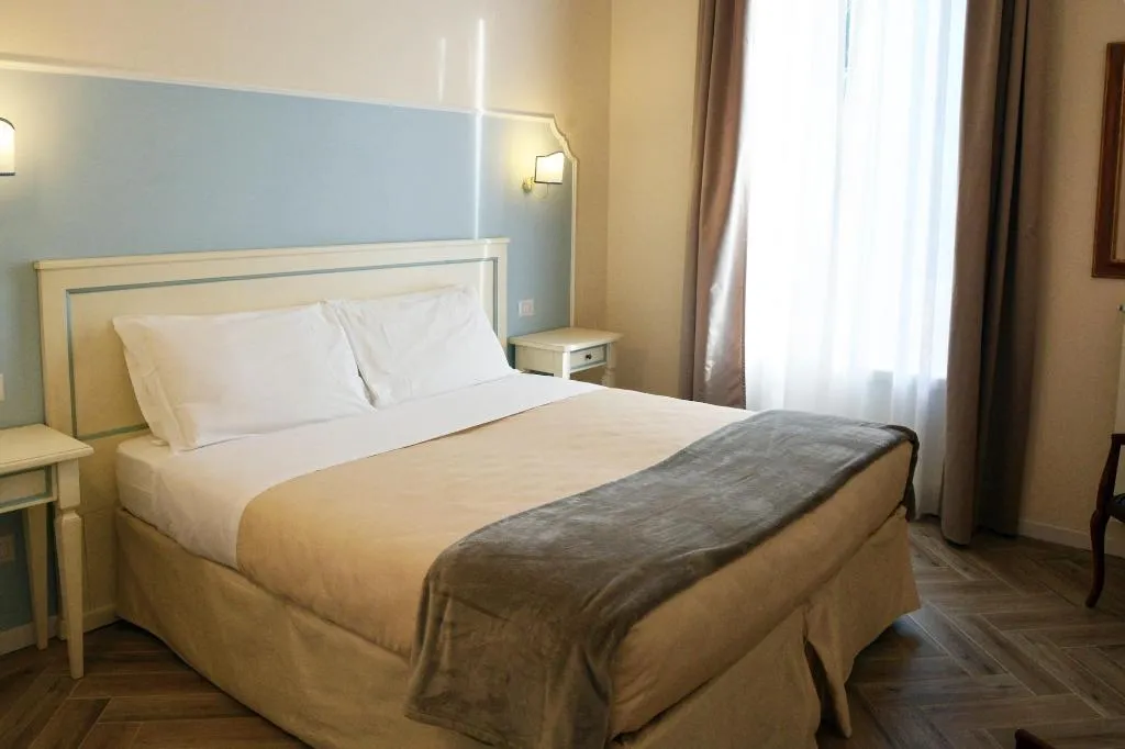 Room, Dimora Salviati, Florence