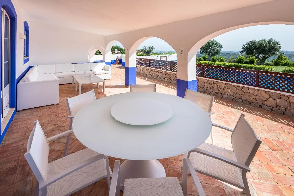 VILLA THREE BEDROOMS Room, Shantivillas, Algarve