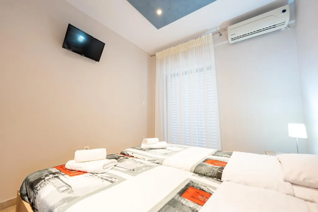 QUADRUPLE STANDARD Room, Milonas House Apartments, Halkidiki