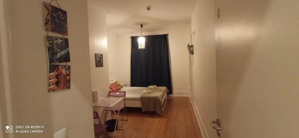 Room, Happy @ Chiado, Lisbon