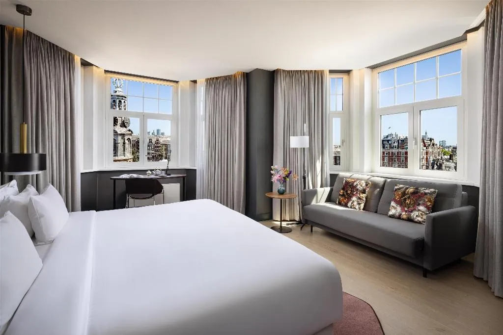 JUNIOR SUITE WITH VIEWS Room, NH Collection Amsterdam Flower Market, Amsterdam