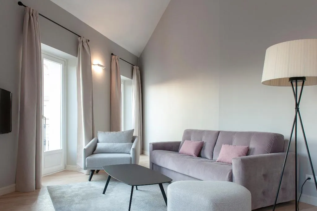 APARTMENT DUPLEX SUPERIOR Room, MH Apartments Central Madrid, Madrid