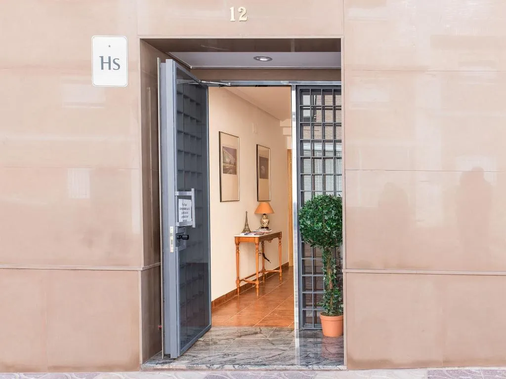 Lobby, Mitre Paterna Low Cost Rooms, Valencia