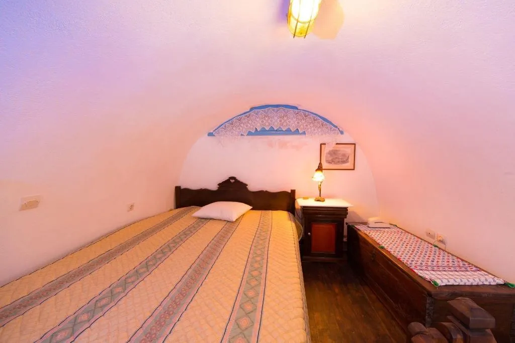 Room, Canava Santino, Santorini