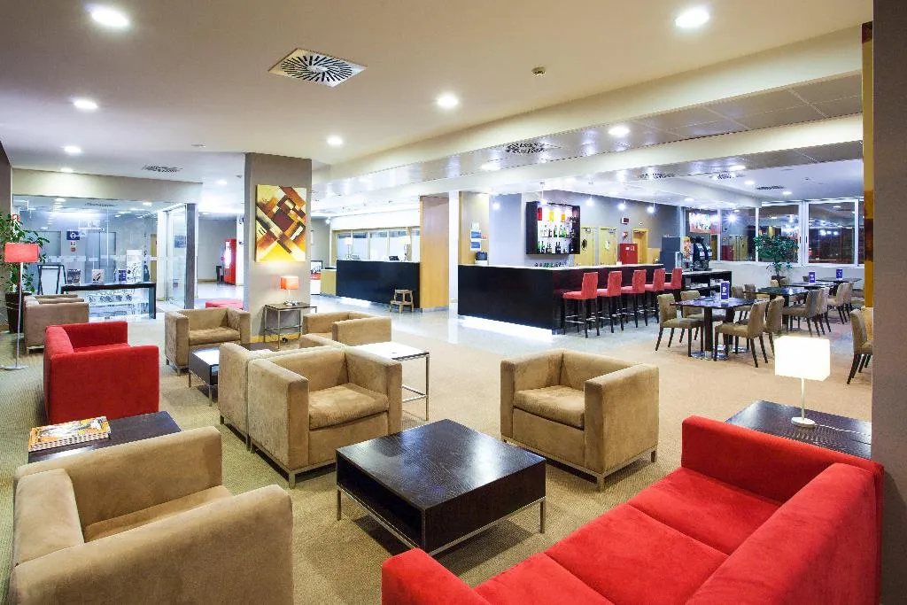 Lobby, Holiday Inn Express Lisbon-Oeiras, Lisbon