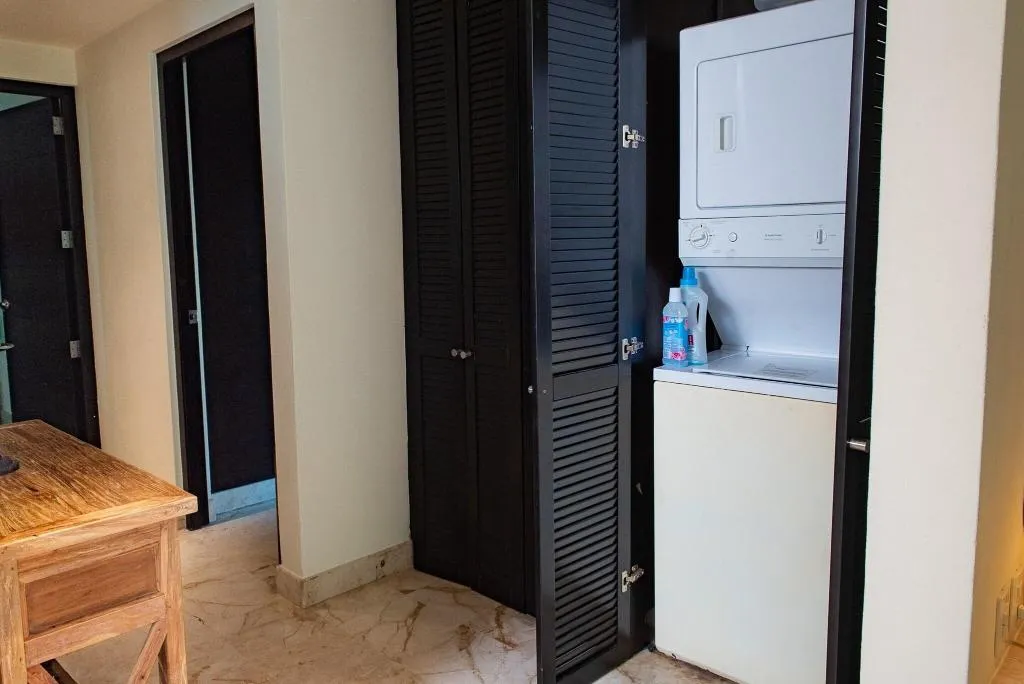 Room, El Taj Ocean Front and Beachside Condo Hotel, Playa Del Carmen