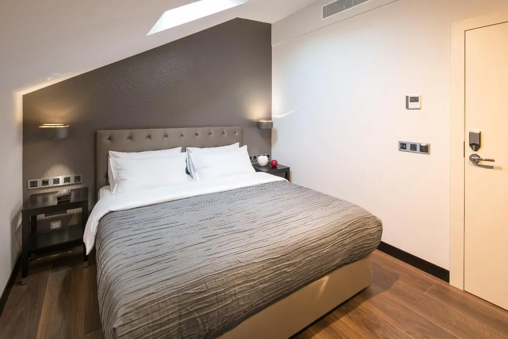 DOUBLE ECONOMY Room, Quentin Prague Hotel, Prague