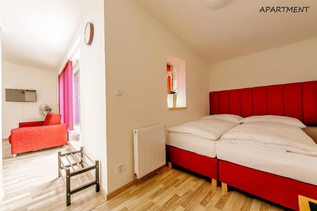 APARTMENT CAPACITY 3 ONE BEDROOM Room, Otakar, Prague