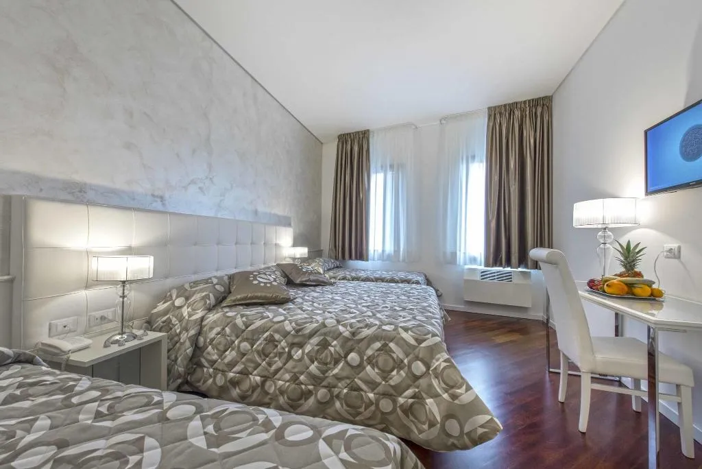 TRIPLE SUPERIOR Room, Hotel Al Vivit, Venice