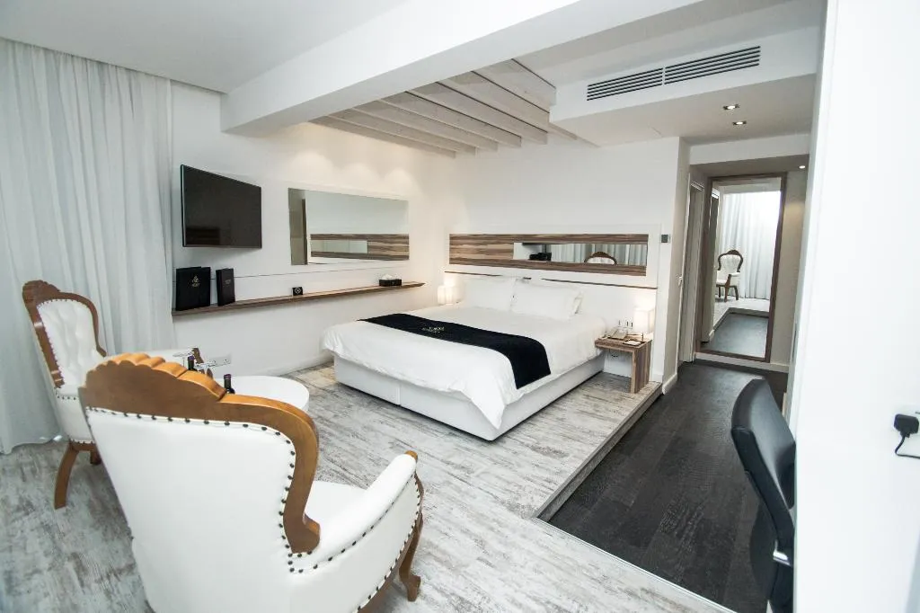 SINGLE DELUXE SEA VIEW Room, The Ciao Stelio Deluxe Hotel, Cyprus