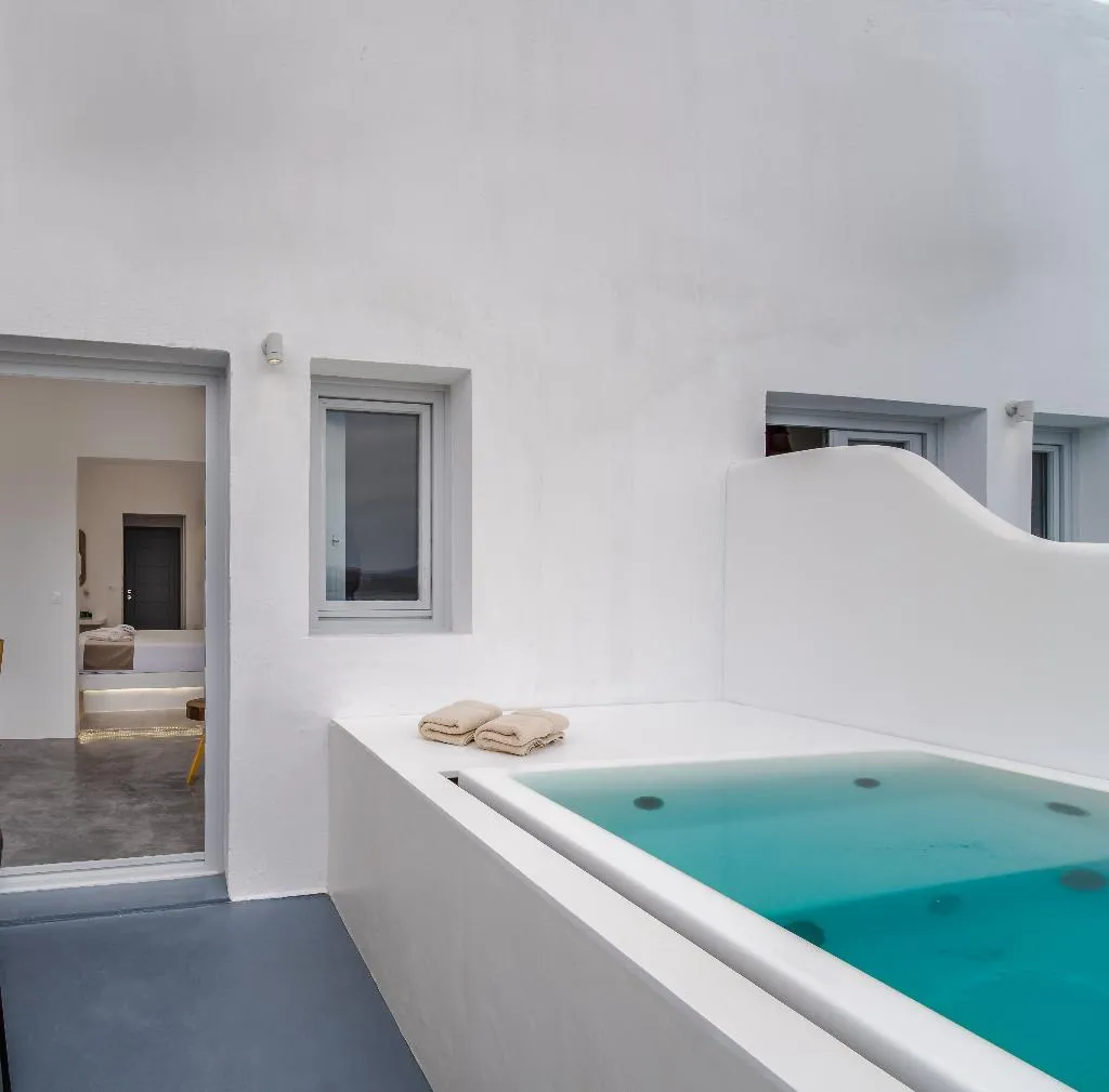 SUITE WITH VIEWS Room, Serenita Luxury Suites, Santorini