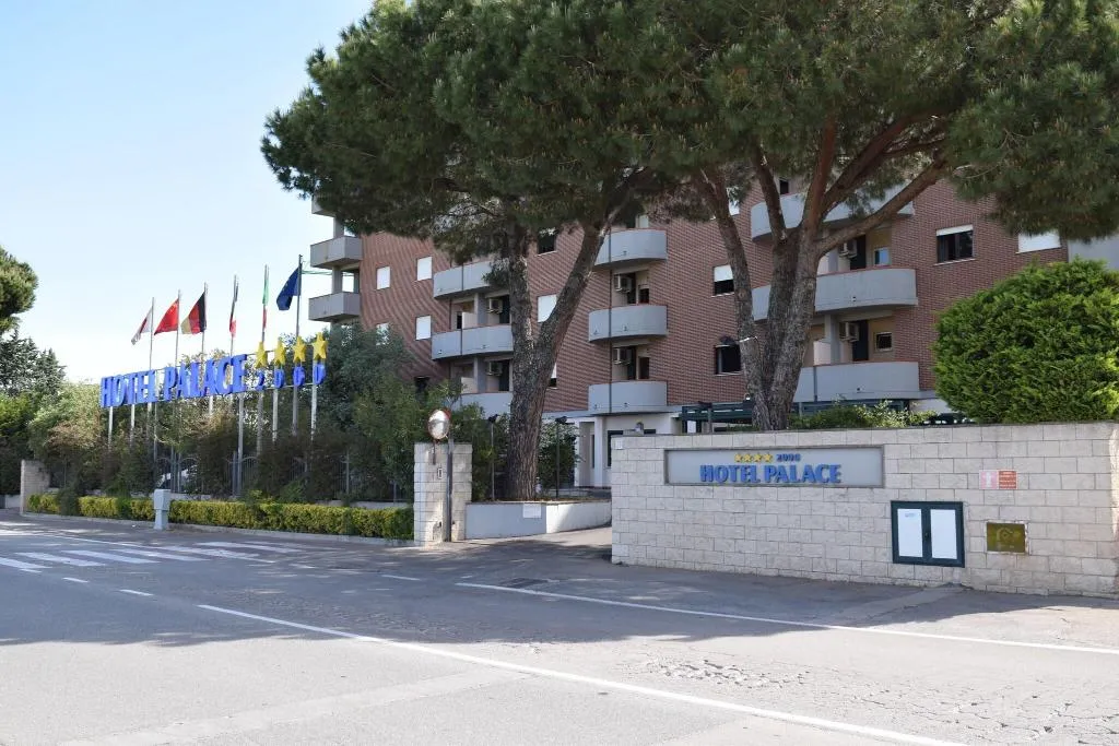 General view, Hotel Palace 2000, Rome
