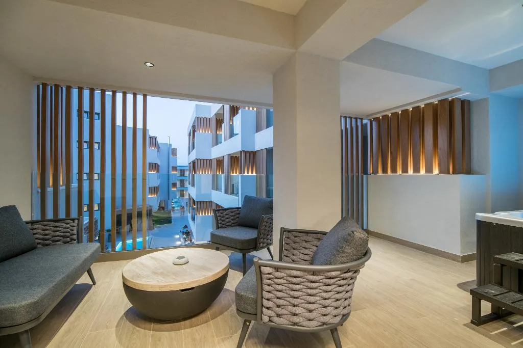SUITE WITH JACUZZI Room, AKASHA Beach Hotel and Spa, Crete