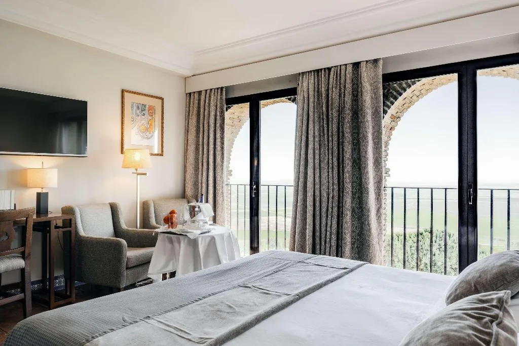 DOUBLE SUPERIOR Room, Parador de Carmona, Seville