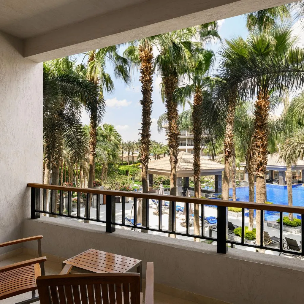 DOUBLE CLUB Room, Dusit Thani LakeView Cairo, Cairo