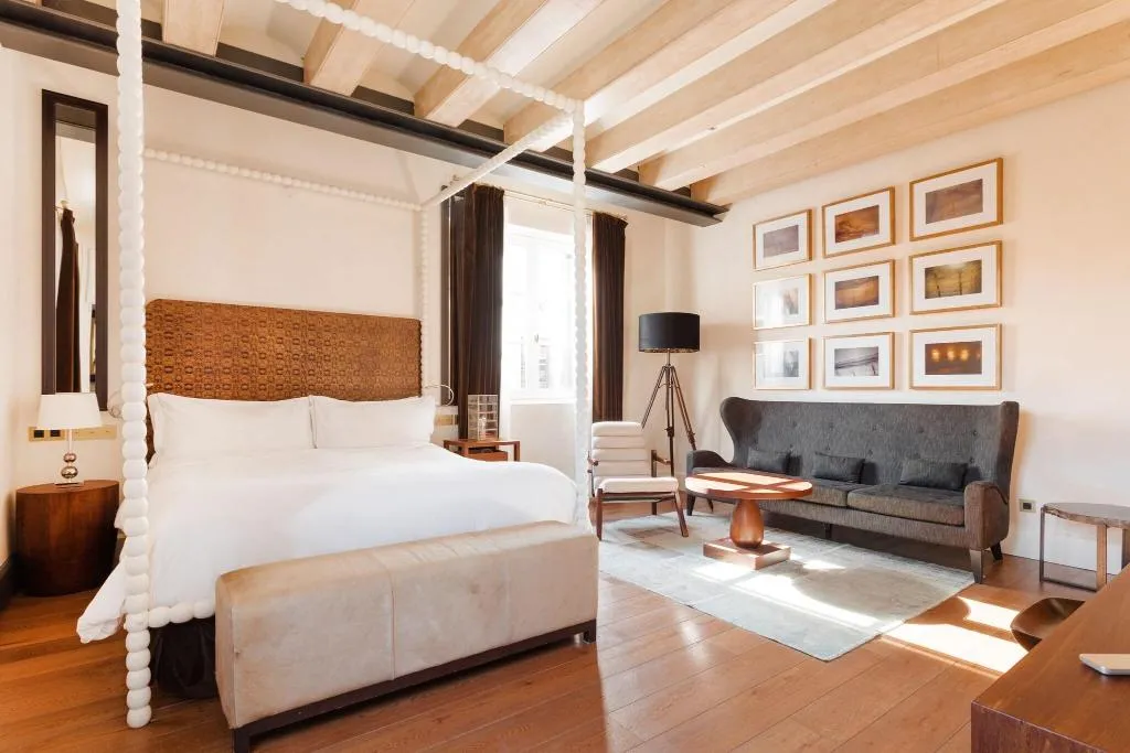 SUITE KING SIZE BED Room, Do: Placa Reial, Barcelona