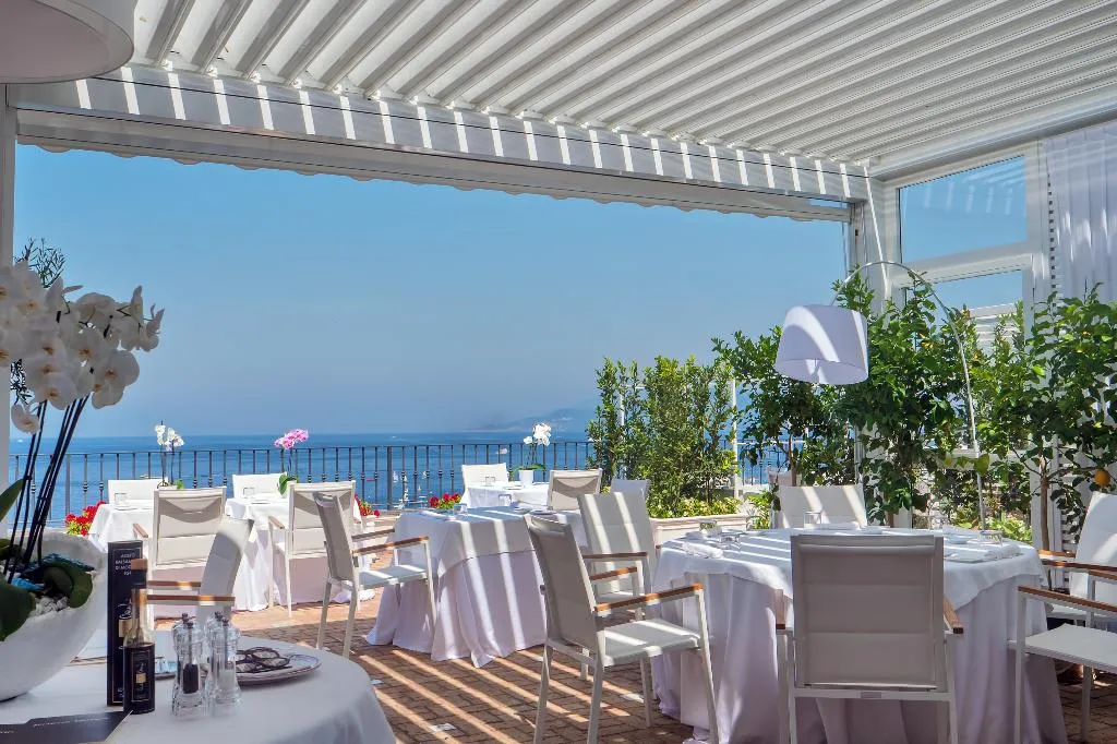 Restaurant, Relais Maresca Luxury Small Hotel, Naples