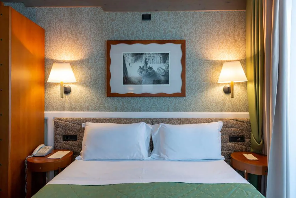 Double or Twin CLASSIC Room, Grand Hotel Ortigia, Catania