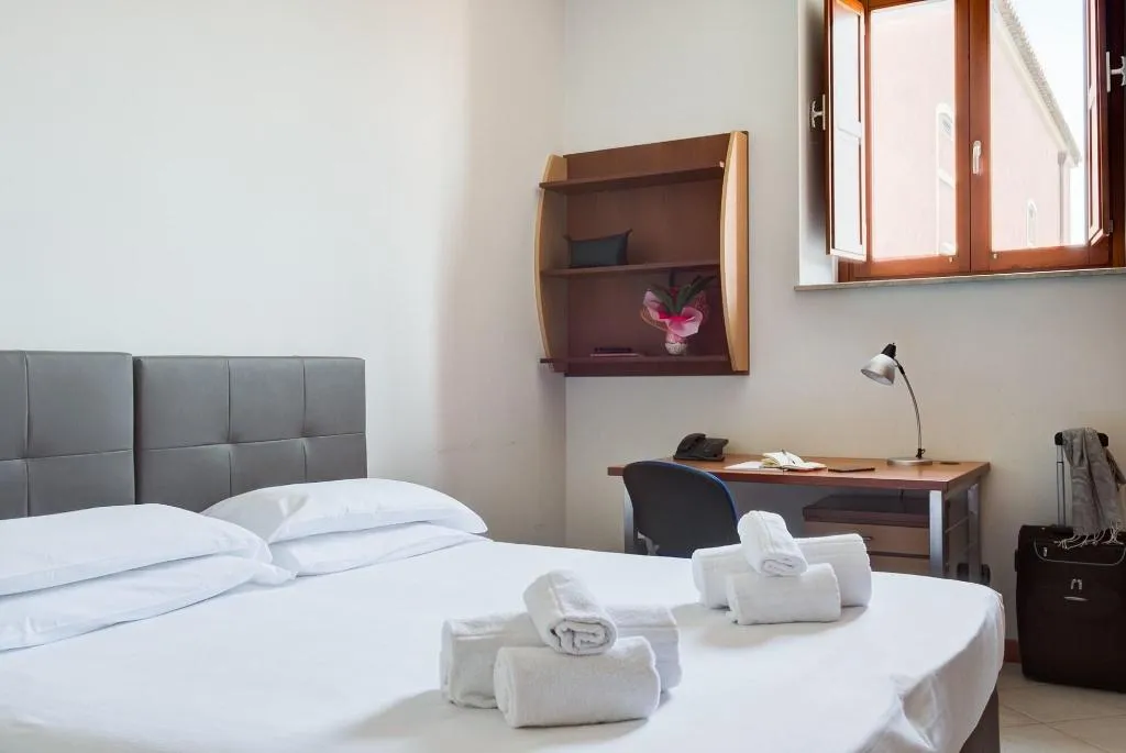 Room, Camplus Guest Catania, Catania