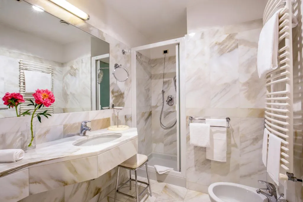 TRIPLE CLASSIC Room, UNA HOTELS Empire Roma, Rome